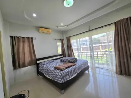 2-Bedroom 2-Bath House with Garden Near Robinson Lifestyle Chalong