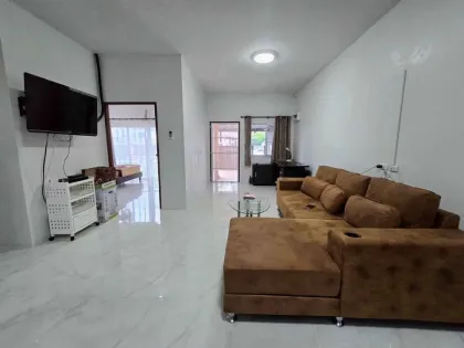 2-Bedroom 2-Bath House with Garden Near Robinson Lifestyle Chalong