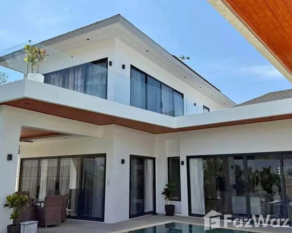 Villa de luxe avec piscine, 4 chambres et 5 salles de bain à Rawai