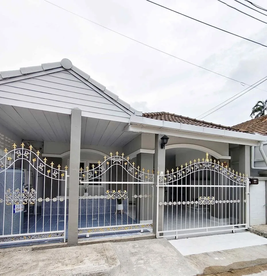 3 Schlafzimmer, 2 Badezimmer Reihenhaus zur Miete in Phuket Villa California