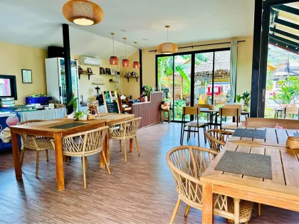Restaurant flambant neuf à louer et à vendre, 280 m²