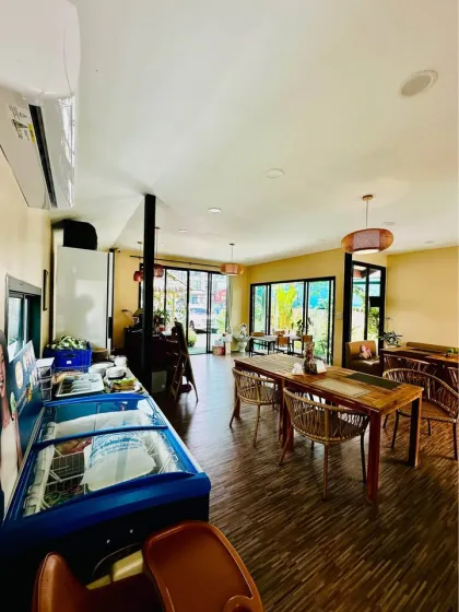 Restaurant flambant neuf à louer et à vendre, 280 m²