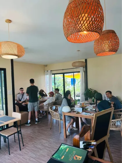 Restaurant flambant neuf à louer et à vendre, 280 m²