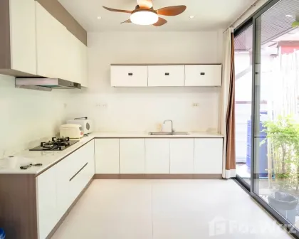Maison privée avec piscine 3 chambres à Cherng Talay