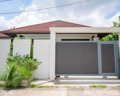 Maison privée avec piscine 3 chambres à Cherng Talay