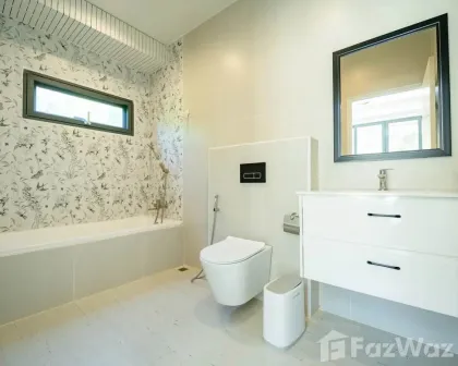 Maison privée avec piscine 3 chambres à Cherng Talay