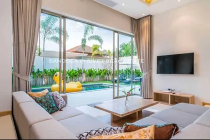Modern 3-Bedroom Tropical Pool Villa in Prime Pasak Area