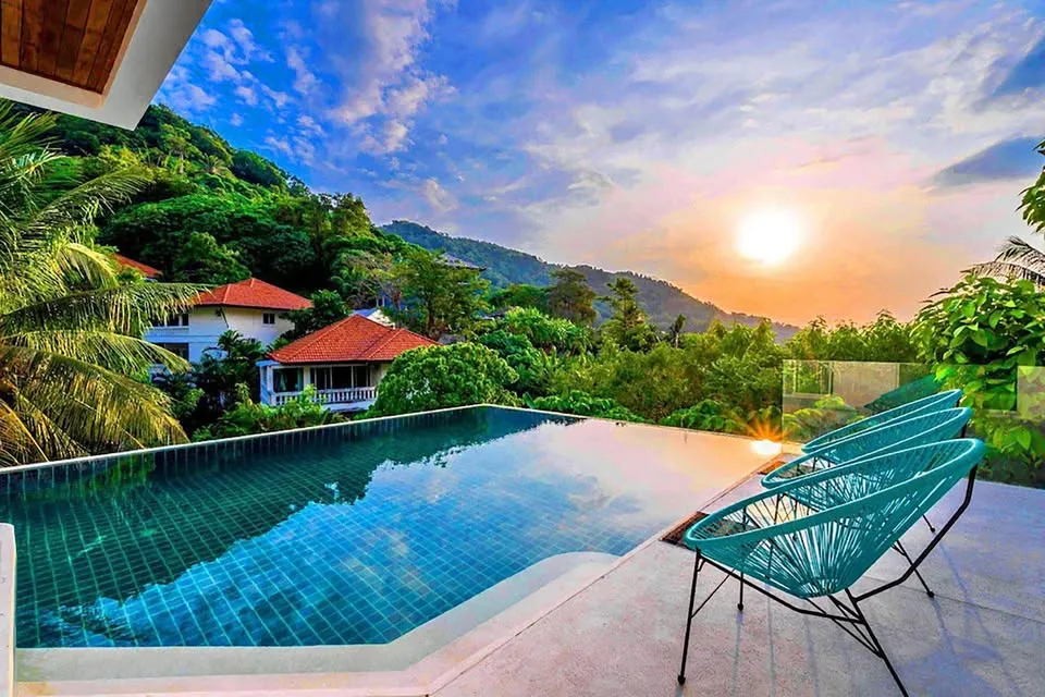 Villa privada con piscina y vista al mar en Kata en alquiler
