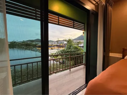 Maison loft 2 chambres avec vue sur le lac à Kathu