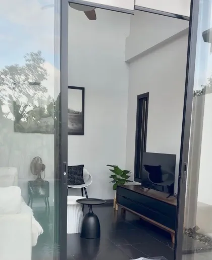 Villa Moderne avec Piscine à Louer à Baan Para, Phuket
