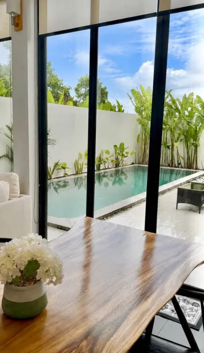 Villa Moderne avec Piscine à Louer à Baan Para, Phuket