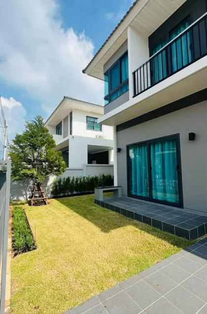 Вилла с 4 спальнями и 3 ванными в аренду в Supalai Lake Ville, Koh Kaew