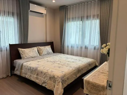 Вилла с 4 спальнями и 3 ванными в аренду в Supalai Lake Ville, Koh Kaew
