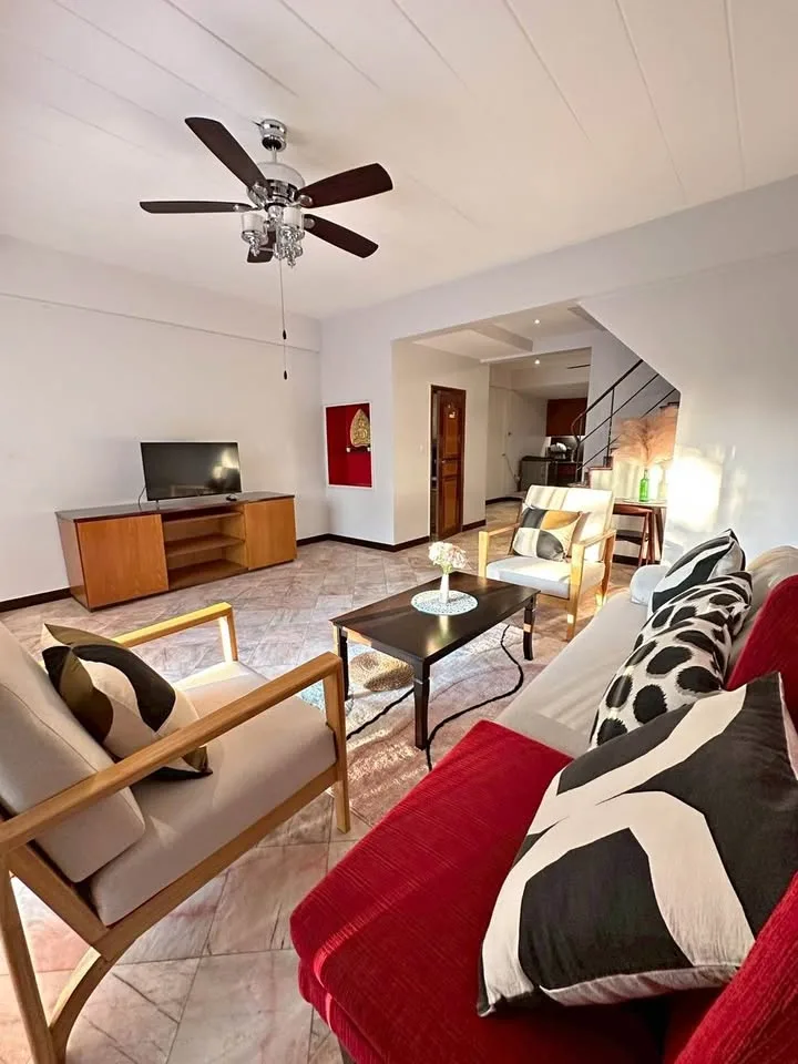 Apartamento de 2 Habitaciones y 2 Baños en Alquiler en Nanai, Patong