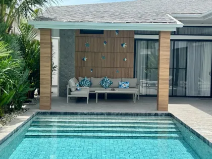 Villa 3 Chambres avec Piscine à Louer à Chalong