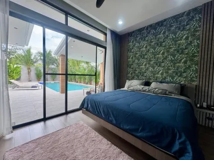 Villa 3 Chambres avec Piscine à Louer à Chalong