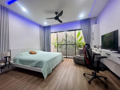 Villa 3 Chambres avec Piscine à Louer à Chalong
