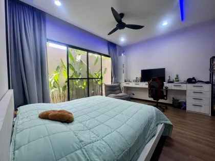Villa 3 Chambres avec Piscine à Louer à Chalong