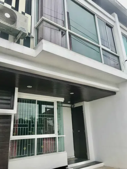 3-комнатная квартира с 3 ванными в аренду в Chaofa Kohkaew Garden