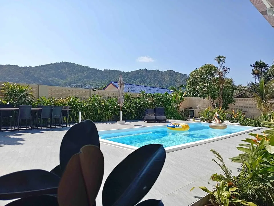 5-Zimmer-Poolvilla in Rawai mit Bergblick zu vermieten