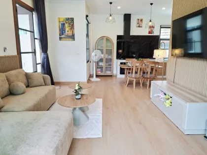 Villa nueva con piscina privada de 3 dormitorios en alquiler en Chalong