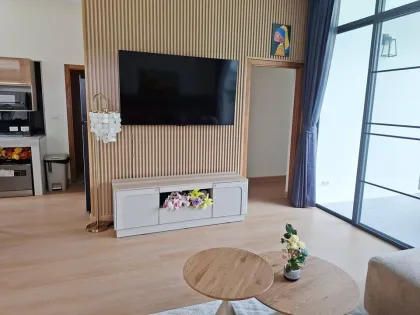 Villa nueva con piscina privada de 3 dormitorios en alquiler en Chalong