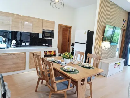 Villa nueva con piscina privada de 3 dormitorios en alquiler en Chalong