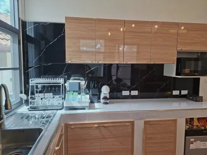 Villa nueva con piscina privada de 3 dormitorios en alquiler en Chalong