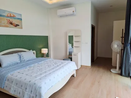 Villa nueva con piscina privada de 3 dormitorios en alquiler en Chalong