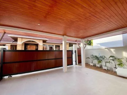 Villa con piscina de 3 habitaciones y 2 baños en Rawai