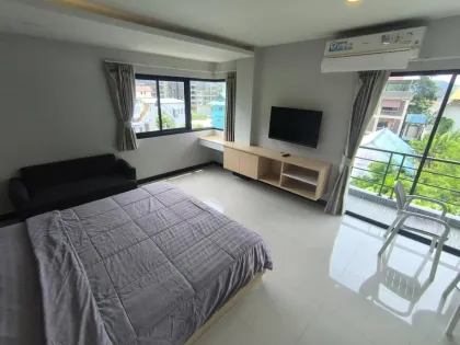 Современная студия с 1 спальней в Rock Hill Place, Патонг