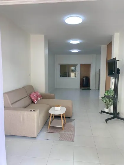 Вилла с 3 спальнями и 3 ванными для аренды в Baan Chanakan, Пхукет Таун