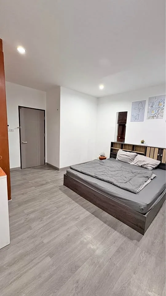 3 Schlafzimmer 2 Badezimmer Reihenhaus zur Miete in Kathu, Phuket