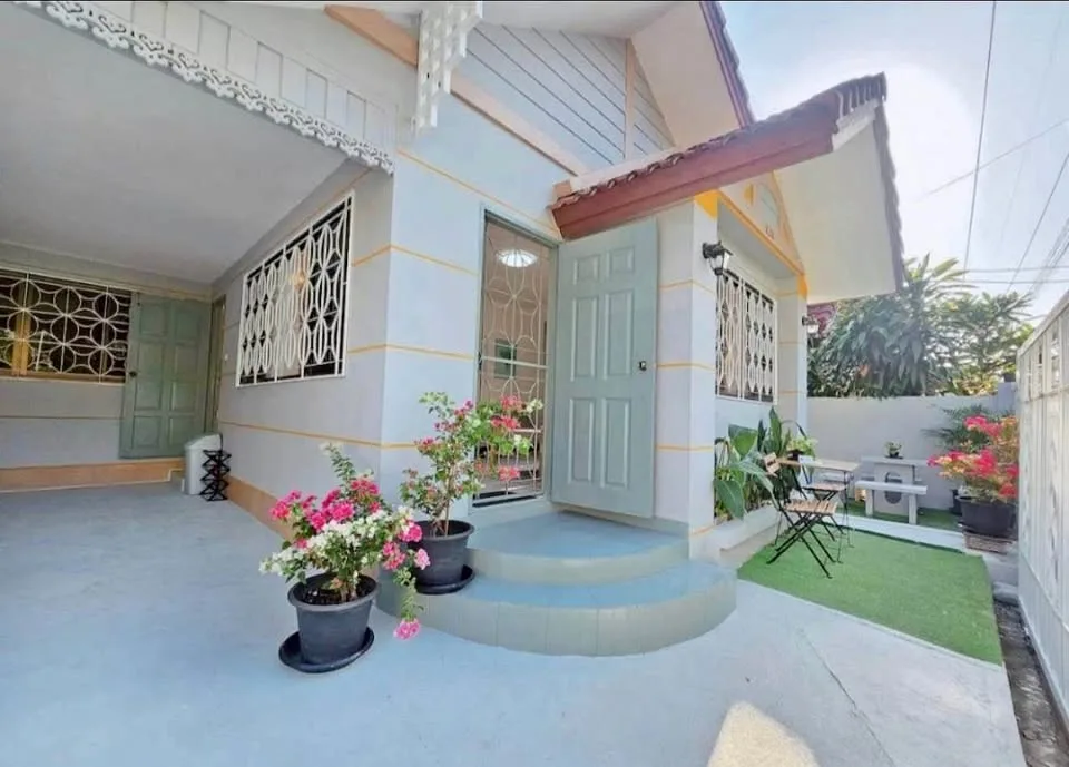 3-Zimmer-Villa mit 2 Bädern zur Miete in Wongchalerm Garden Ville