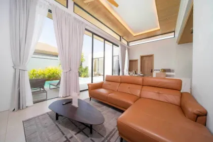 Villa de luxe avec piscine 4 chambres à louer à Chalong
