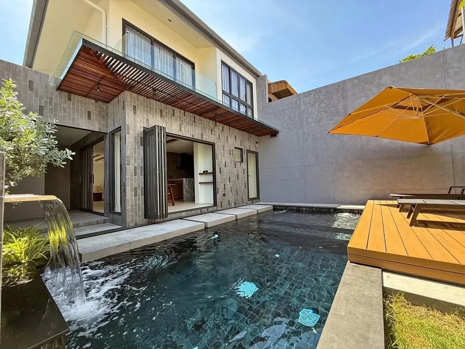 วิลล่าสระว่ายน้ำ 3 ห้องนอนให้เช่าใน Patak Villa ชะลอ ง ภูเก็ต