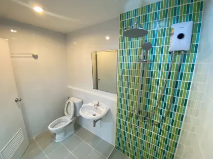 Maison mitoyenne 2 chambres 2 salles de bain à louer à Chalong