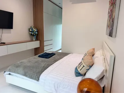 普吉岛卡图现代3卧4卫泳池别墅出租