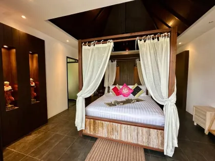 Villa de 3 habitaciones con piscina privada en alquiler en Surin