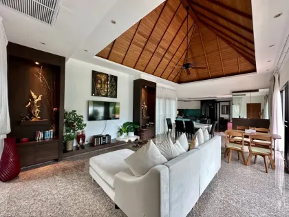 Villa de 3 habitaciones con piscina privada en alquiler en Surin
