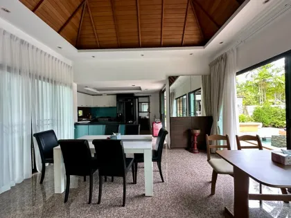 Villa de 3 habitaciones con piscina privada en alquiler en Surin