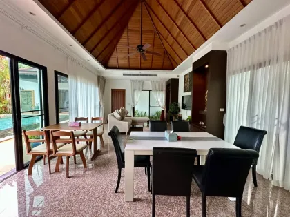 Villa de 3 habitaciones con piscina privada en alquiler en Surin