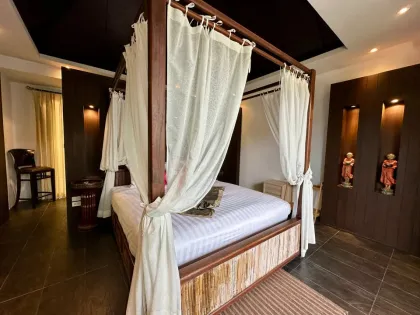 Villa de 3 habitaciones con piscina privada en alquiler en Surin