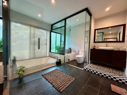 Villa de 3 habitaciones con piscina privada en alquiler en Surin