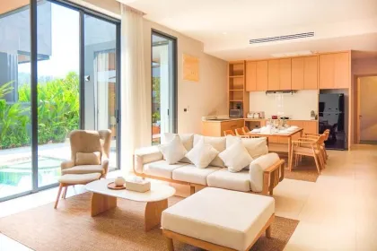Luxuriöse moderne 3-Schlafzimmer-Poolvilla zur Miete in Palai, Chalong