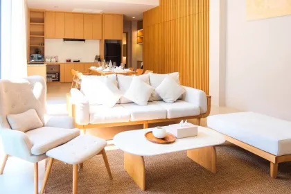 Luxuriöse moderne 3-Schlafzimmer-Poolvilla zur Miete in Palai, Chalong
