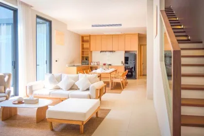 Luxuriöse moderne 3-Schlafzimmer-Poolvilla zur Miete in Palai, Chalong