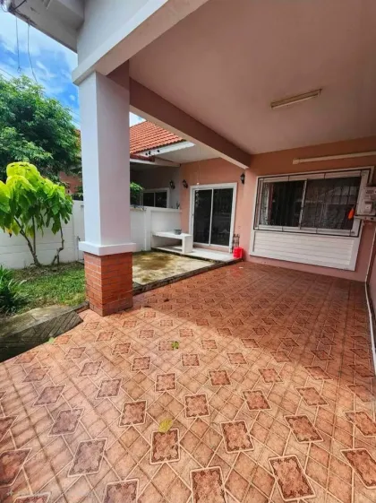 2-Bedroom 1-Bathroom Single-Story Townhouse for Rent in Sam Kong, Phuket