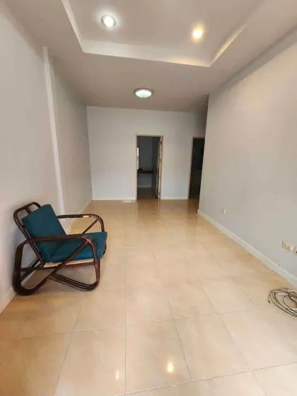 2-Bedroom 1-Bathroom Single-Story Townhouse for Rent in Sam Kong, Phuket