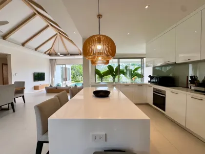 Bali-Stil 4-Zimmer-Villa mit Pool zur Miete in Cherng Talay, Bang Tao